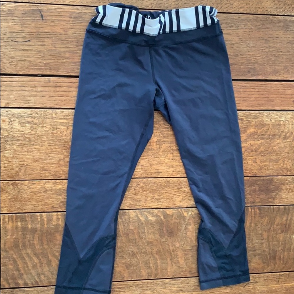 Lululemon Run Inspire Crop II size 6